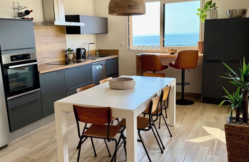 Fitou Villa | 5* modern villa, panoramic sea view, heated pool, air con, WiFi, walk to village