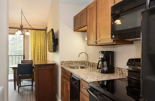 Gatlinburg Resort | 5 Nights at Bluegreen Mountain Loft Resort at the height of the holiday season!