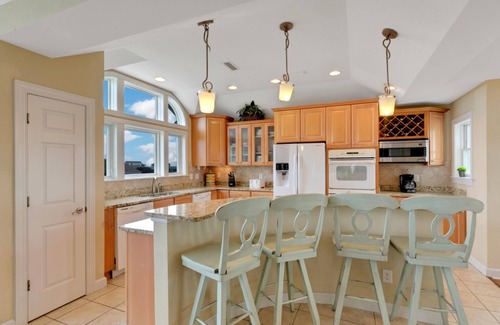 Duck House | 5 O'Clock Somewhere: Close to Beach, Dog-Friendly, Hot Tub & Pool
