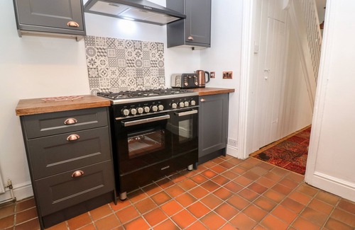 Newlyn Cottage | 5 PARC TERRACE, pet friendly, character holiday cottage in Newlyn
