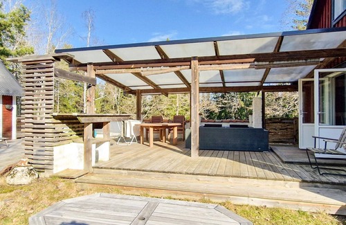 Ingaro House | 5 person holiday home in INGARÖ