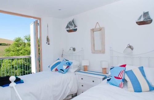 Chillington Cottage | 5 PROSPECT HOUSE, family friendly, with pool in Hallsands