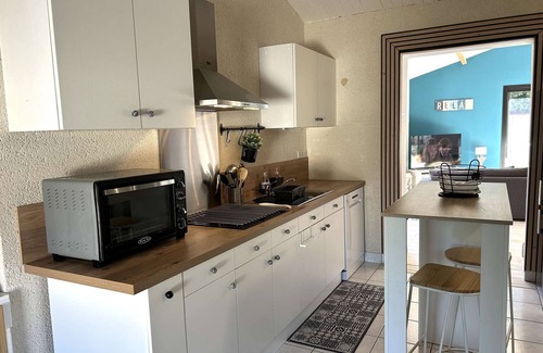 Brem Sur Mer House | 5-room house near beach and town, Brem sur Mer, with wifi