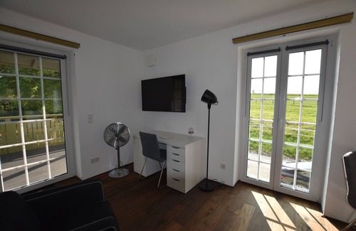 Rimsting Apartment | 5-star - Apartment with balcony in Landhausvilla am Chiemsee
