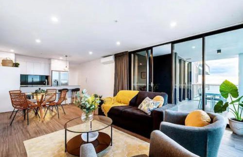 Burleigh Heads Apartment | 5 Star Beachfront Sky Home in Prime Location