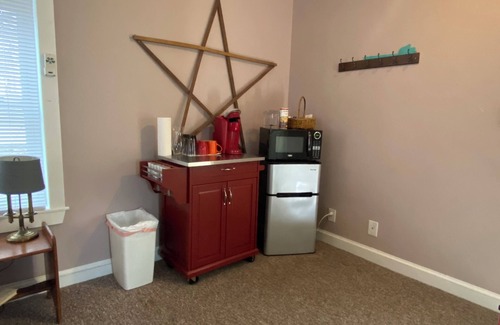 Belhaven Apartment | 5-Star Comfort - Walk to Marina, Restaurants, Water Front Park, Boater Friendly!