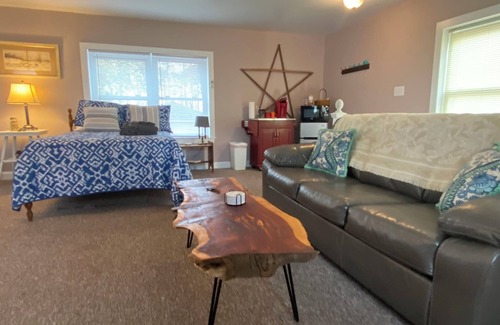 Belhaven Apartment | 5-Star Comfort - Walk to Marina, Restaurants, Water Front Park, Boater Friendly!