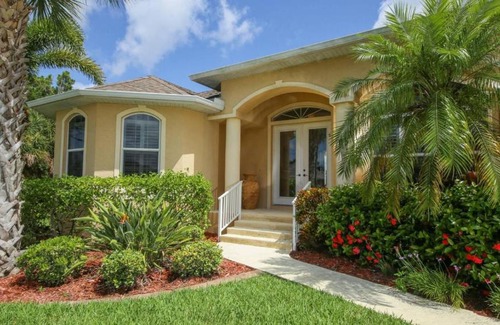 Long Meadow Villa | 5 Star Condo on Charlotte Harbor, Charlotte County Condo 1007