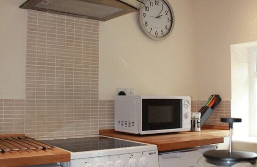 Ellastone Cottage | 5 star cottage in Ellastone, Ashbourne, near to Alton Towers