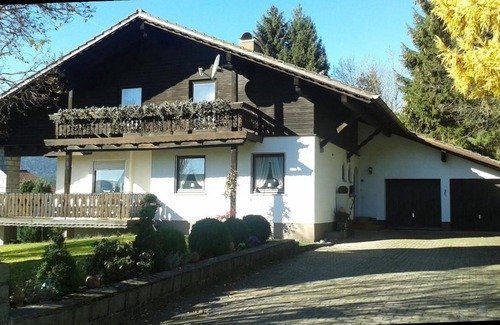 Bischofsmais Apartment | 5-star country house with tiled stove and large covered terrace