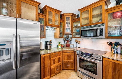 Kailua-Kona Condo | 5-star Four Seasons style renovated gem with A/C and Ocean View