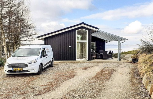 Hjarbæk House | 5 star holiday home in Løgstrup
