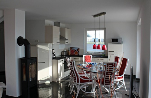 Dranske Condo | 5 star hotel according to DTV - pure luxury, only 200m from the beach - WLAN free of charge