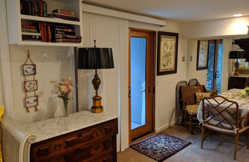 Muirlands Cottage | 5 STAR LA JOLLA Bright & Charming HIDEAWAY! SPECIAL FALL AND WINTER RATES.