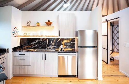 Dripping Springs Cottage | 5 Star Luxe Yurt Private Hot Tub & Stargazing