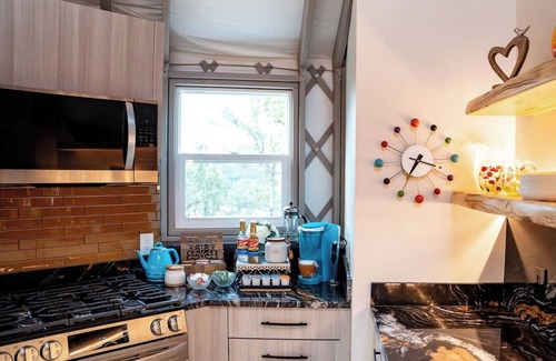 Dripping Springs Cottage | 5 Star Luxe Yurt Private Hot Tub & Stargazing