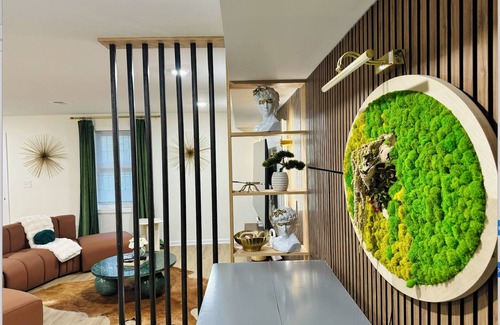 Newark House | 5 Star Luxurious 3 Bedroom Duplex Unit, Sleeps 8 people and 2 and half bath
