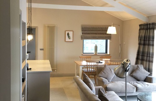 Laugharne House | 5 star Luxury Lodge with beautiful views of the Taf Estuary