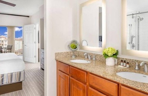 Williamsburg Villa | 5 star MARRIOTT'S GRANDE VISTA RESORT! Near Orlando's famous theme parks.n