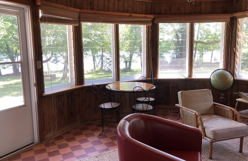 Eagle River House | 5 star on CATFISH LAKE wet boathouse, sandy beach, 5 bedroom, air cond