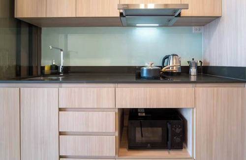 Huai Khwang Condo | 5 Star Rama 9 Luxury Apartment Infinity Pool