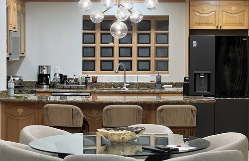 Flamingos Resort | 5 star remodeled Villa - BradAndJoeyRentals Villa La Estancia