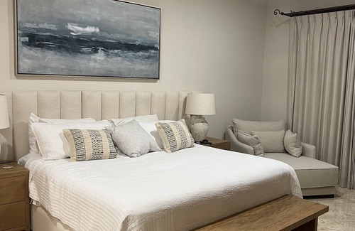 Flamingos Resort | 5 star remodeled Villa - BradAndJoeyRentals Villa La Estancia