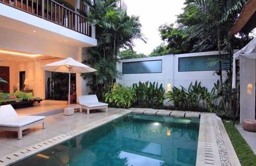 Batubelig Villa | 5 Star Villa Holidays is proud to present Bali Villa 2132