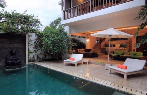 Batubelig Villa | 5 Star Villa Holidays is proud to present Bali Villa 2132