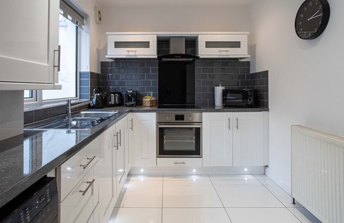 Belfast House | #5 StayBelfast Home. Parking/WiFi/close to centre
