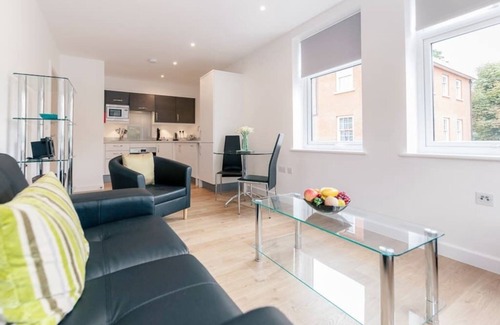 Leatherhead Apartment | 5 Swan House -1 bedroom apartment