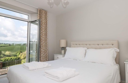Bugford Cottage | 5 THE MANOR HOUSE, HILLFIELD VILLAGE, family friendly in Dartmouth