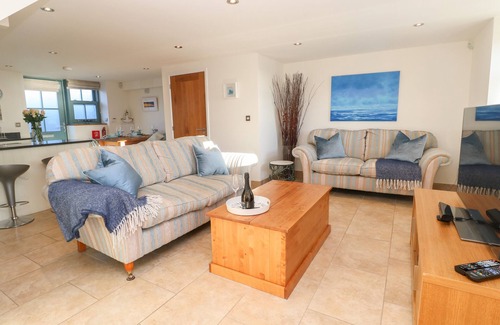 Charlestown Cottage | 5 THE OLD SMOKEHOUSE, pet friendly, with a garden in Charlestown