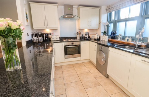 Charlestown Cottage | 5 THE OLD SMOKEHOUSE, pet friendly, with a garden in Charlestown