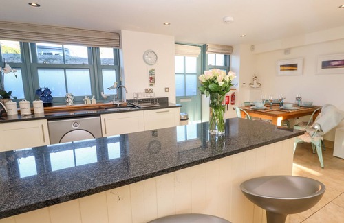 Charlestown Cottage | 5 THE OLD SMOKEHOUSE, pet friendly, with a garden in Charlestown