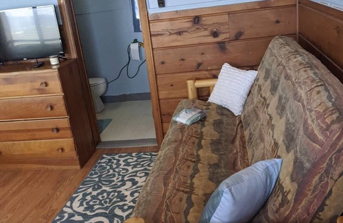 Oscoda Resort | #5-The Lazy Fish