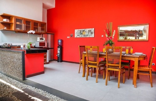 Drupadi Villa | 5' walk to beach, 3 bedrooms, Seminyak