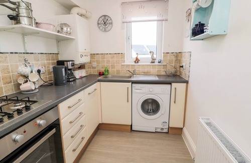 Burnmouth Cottage | 5 WEST WINDS, character holiday cottage in Burnmouth