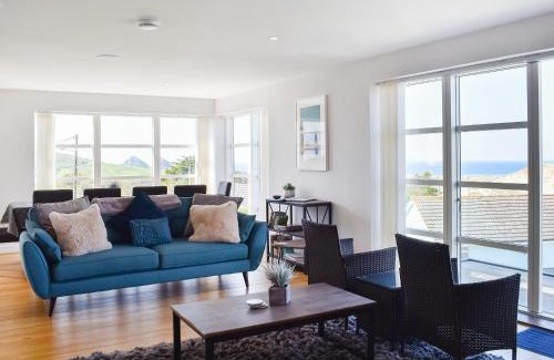 Holywell House | 50 Degrees West
