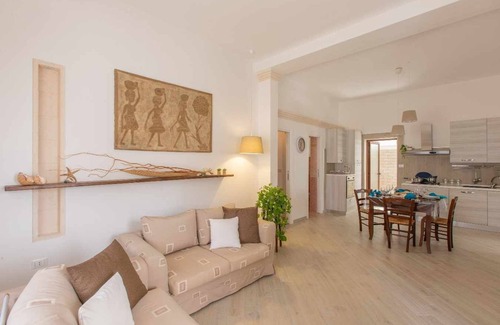 Specchiolla House | 50 m from the sea- for families- two bathrooms- veranda- air conditioning