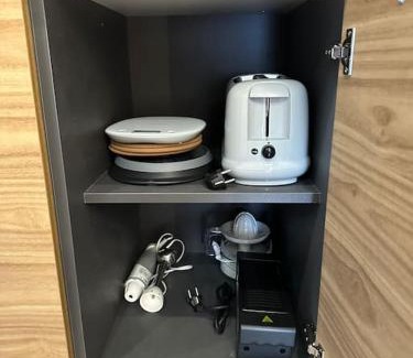 Guebwiller Apartment | 50 nuances de rouge