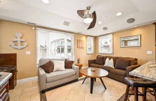 West Newport House | 50 Steps to the Sand on 39th St - Newport Beach