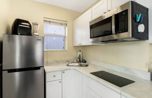 Indian Rocks Beach Cottage | 50 Steps to Beach, Family Friendly, Heated Pool