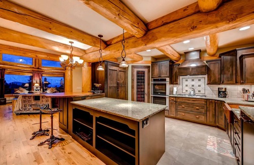 Black Hawk Cabin | 5000 sqft Log home Denver, Red Rocks, SKI, HOT TUB, Sleeps 6 adults + 6 kids