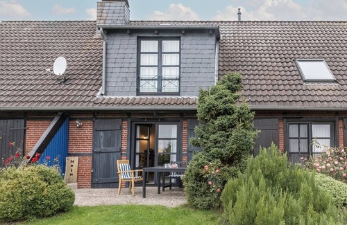 Altharlingersiel House | 50021 Huus ol Diek - "huus ol Diek" Liegt am Ende Einer Kleinen Sackgasse in Altharlingersiel. Die