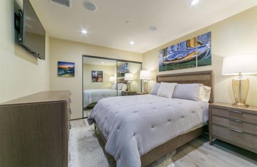 Balboa Peninsula House | 501 E Bay Ave