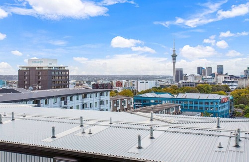 Grafton Apartment | 502/5 Hohipere Street, Grafton, Auckland 1010