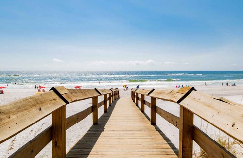 Orange Beach House | 502 m² House ∙ 7 bedrooms ∙ 28 guests