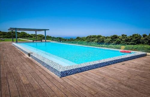 Hillhead Apartment | 504 PEBBLE BEACH