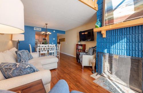 Harper House | 505F - Lakefront 3 Level Condo with 3 Bedrooms, 2 Baths
